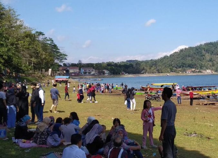 Viral Mobil MBG Diduga Dipakai Piknik di Waduk Darma, SPPI Kuningan Tegaskan Kendaraan Hanya untuk Distribusi